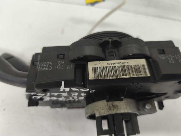 COMMODO CITROEN BERLINGO/ PEUGEOT PARTNER - Vue 3